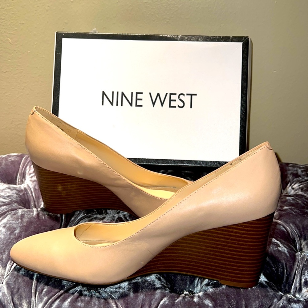 Nine West Size 12 Almond Toe Wedge Heel Shoe. Cream Color ( New Never Wore)